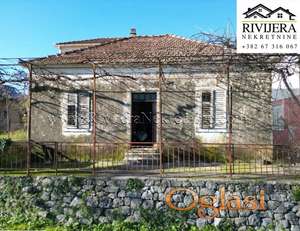 Prizemna kuca sa pomocnim objektom Podi Herceg Novi